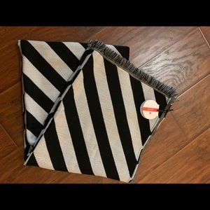 Lululemon Pranayama wrap poncho scarf NEW